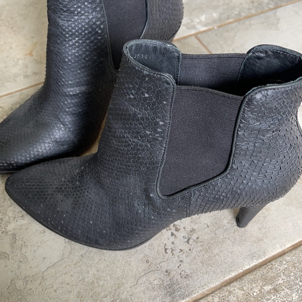 Black ecco heels, like new